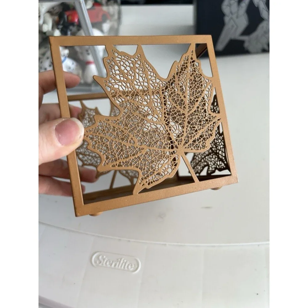 YANKEE CANDLE METAL LACY LEAVES TABLETOP DECOR